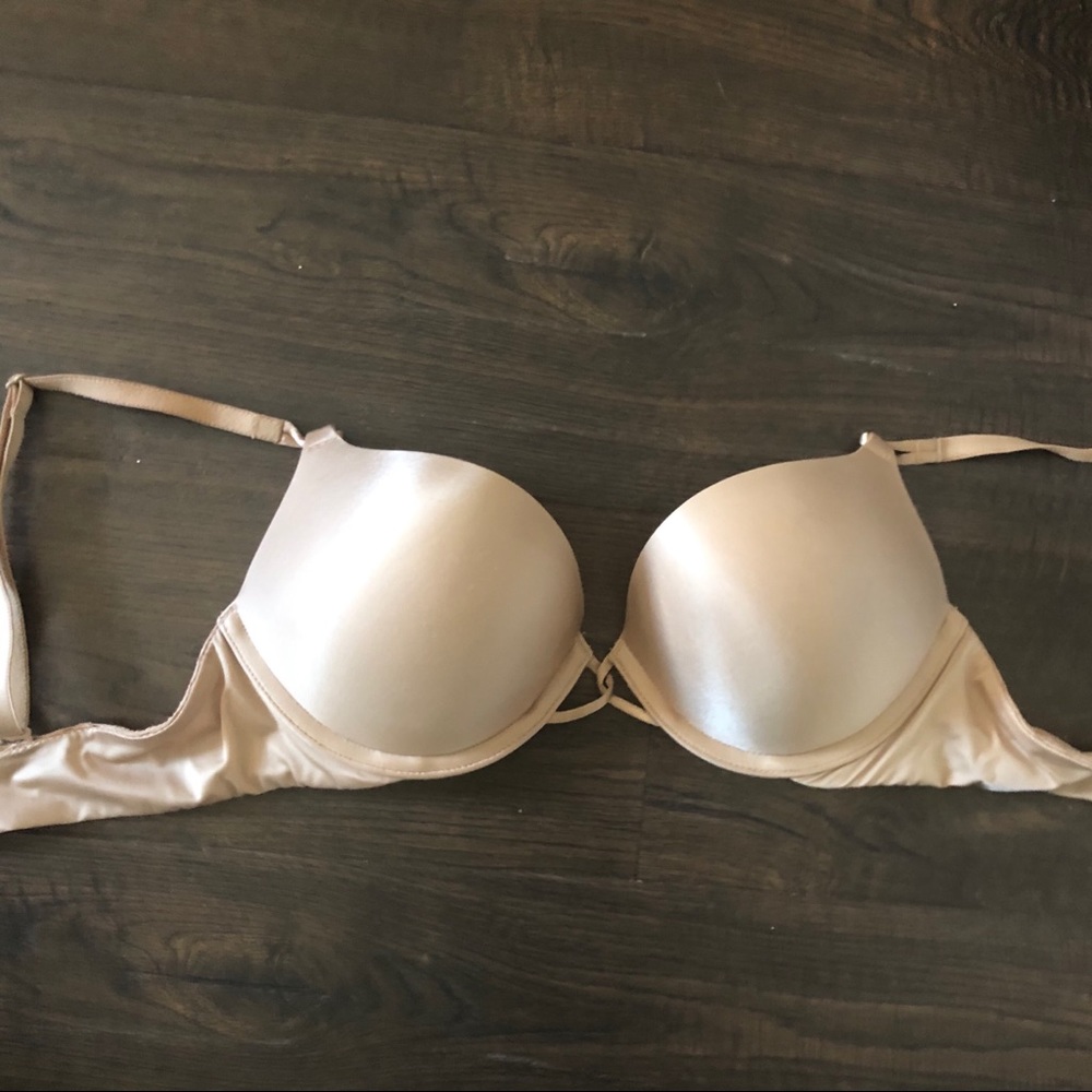Victoria’s Secret very sexy bombshell push up 34B